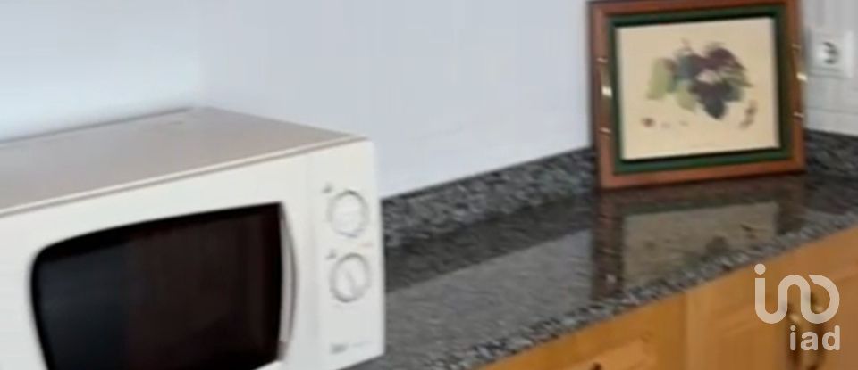 House 4 bedrooms of 243 m² in Huelma (23560)