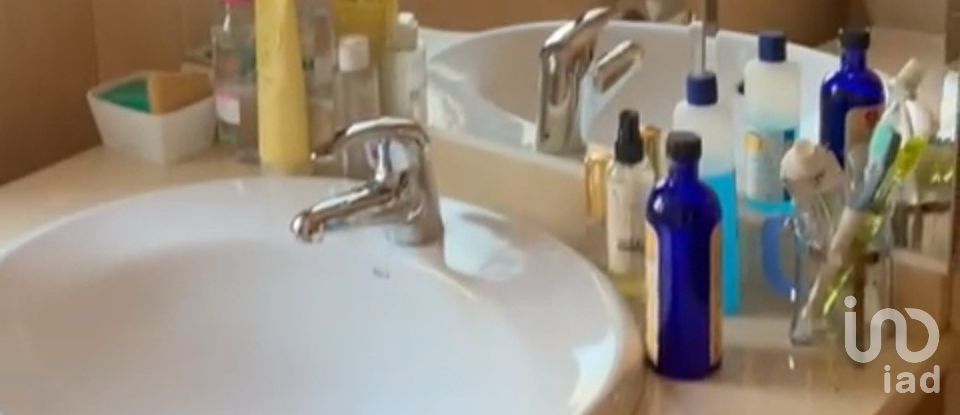 House 4 bedrooms of 243 m² in Huelma (23560)