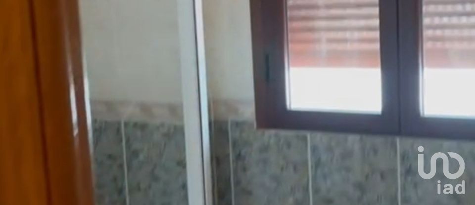 House 4 bedrooms of 243 m² in Huelma (23560)