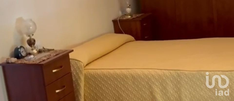 House 4 bedrooms of 243 m² in Huelma (23560)