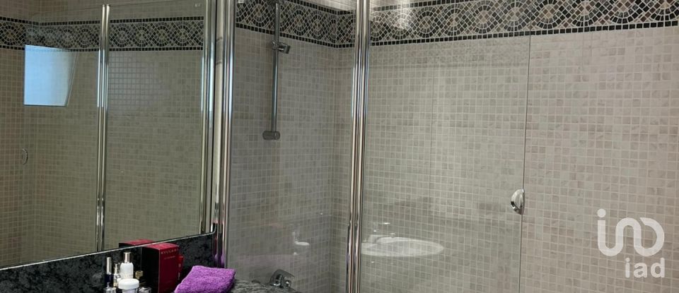 Duplex 5 bedrooms of 216 m² in Terrassa (08221)