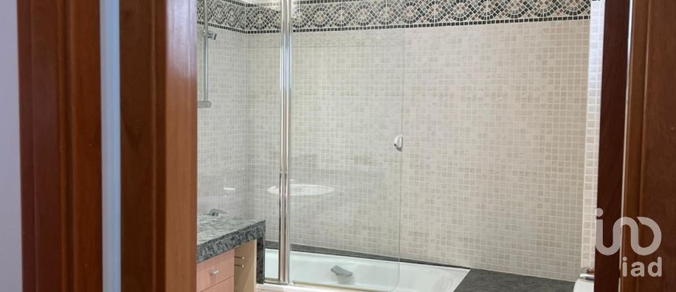 Duplex 5 bedrooms of 216 m² in Terrassa (08221)