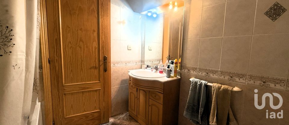 Pis 3 habitacions de 101 m² a Meco (28880)