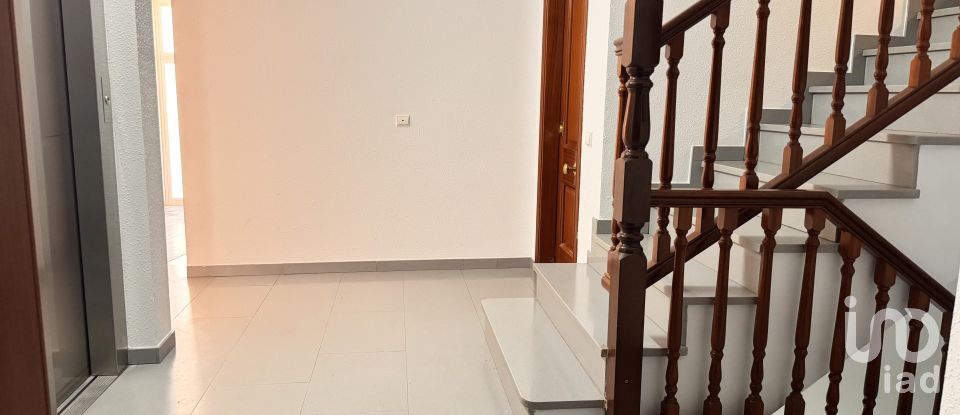 Appartement 3 chambres de 95 m² à Cubelles (08880)