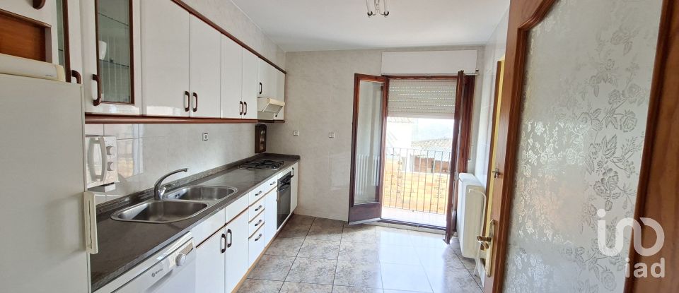 Casa señorial 4 habitaciones de 630 m² en La Puebla de Castro (22435)