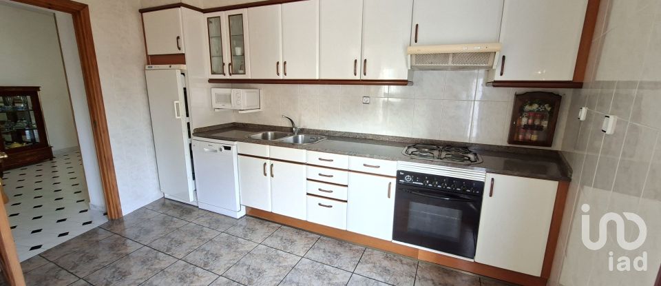 Casa señorial 4 habitaciones de 630 m² en La Puebla de Castro (22435)