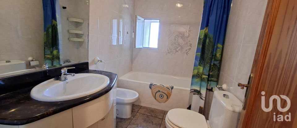 Casa señorial 4 habitaciones de 630 m² en La Puebla de Castro (22435)