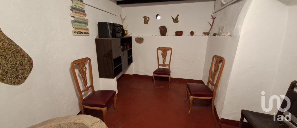 Casa señorial 4 habitaciones de 630 m² en La Puebla de Castro (22435)