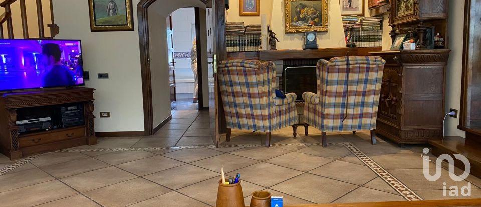 Casa de muntanya 4 habitacions de 190 m² a Salinas (33405)