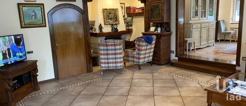 Casa de muntanya 4 habitacions de 190 m² a Salinas (33405)