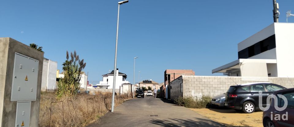 Terreno urbano de 240 m² en Sanlúcar de Barrameda (11540)