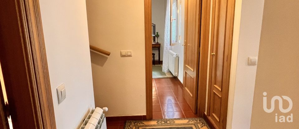 Casa 3 habitaciones de 146 m² en La Cañada (05294)