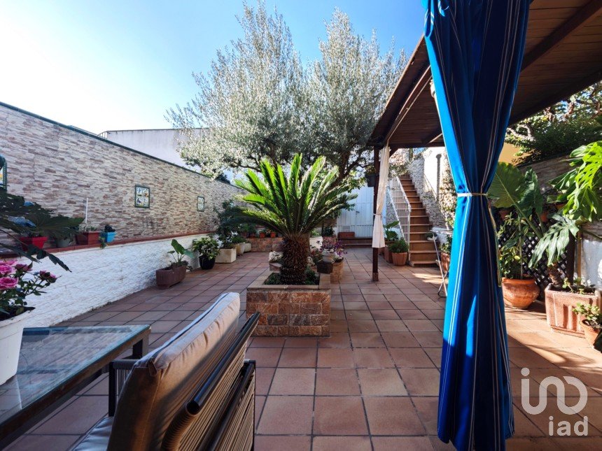 Maison 4 chambres de 241 m² à Sant Llorenç d'Hortons (08791)