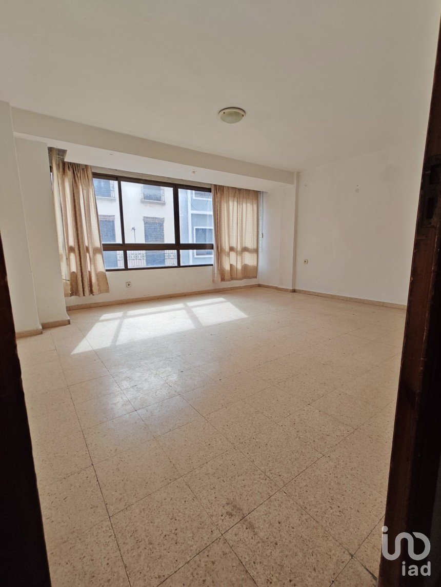 Piso 4 habitaciones de 111 m² en Oliva (46780)