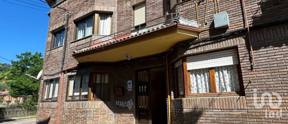 Appartement 3 chambres de 70 m² à La Pola de Gordón (24600)