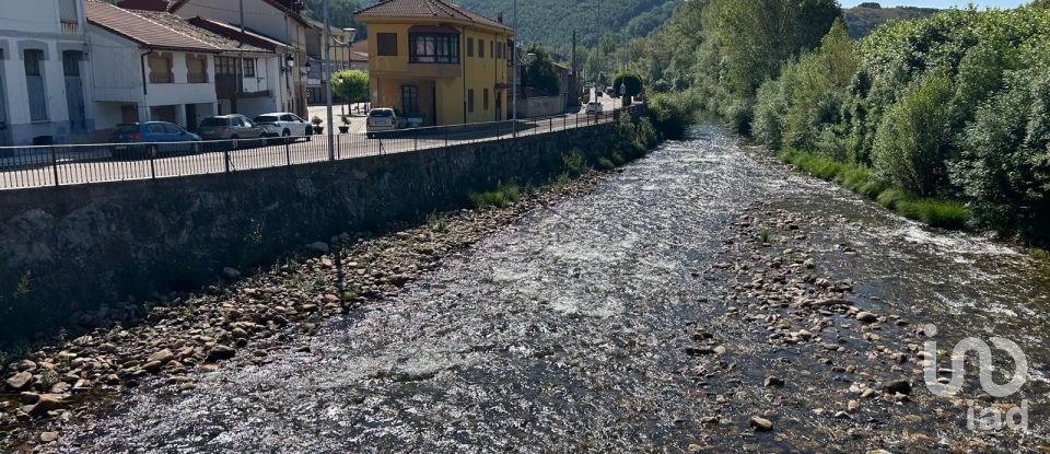 Appartement 3 chambres de 70 m² à La Pola de Gordón (24600)