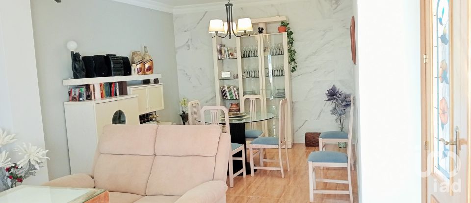 Casa 4 habitaciones de 137 m² en Villanueva de las Torres (18539)