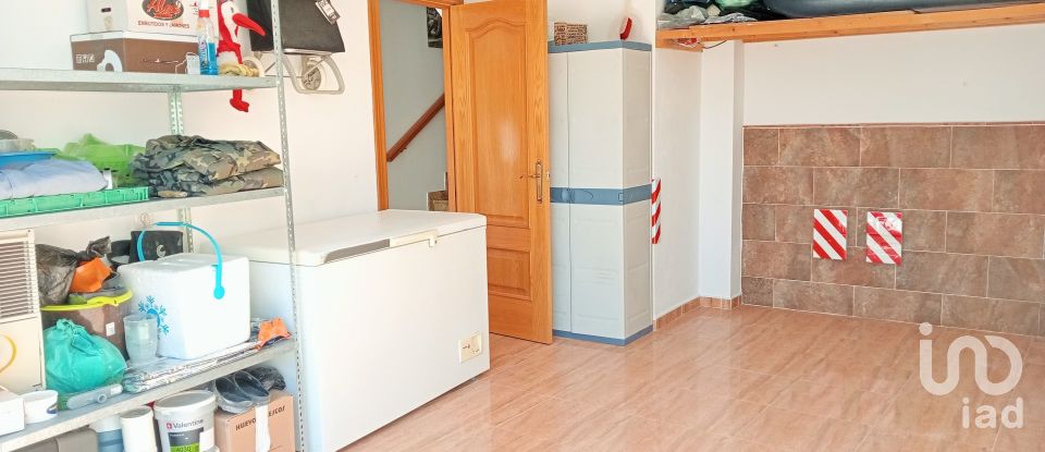 Casa 4 habitaciones de 137 m² en Villanueva de las Torres (18539)