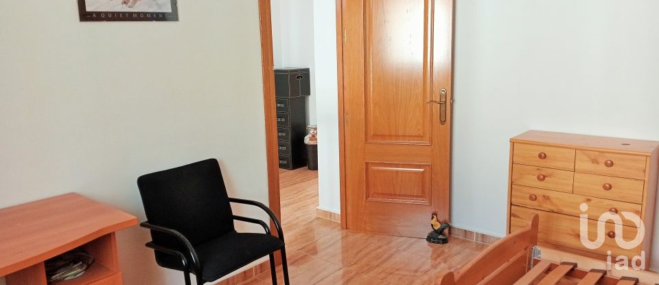 Casa 4 habitaciones de 137 m² en Villanueva de las Torres (18539)