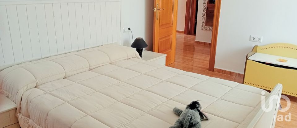 Casa 4 habitaciones de 137 m² en Villanueva de las Torres (18539)