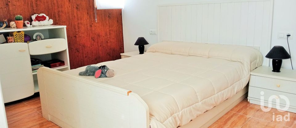 Casa 4 habitaciones de 137 m² en Villanueva de las Torres (18539)