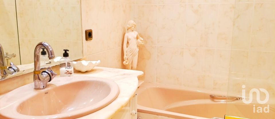 Àtic 4 habitacions de 94 m² a Mataró (08302)