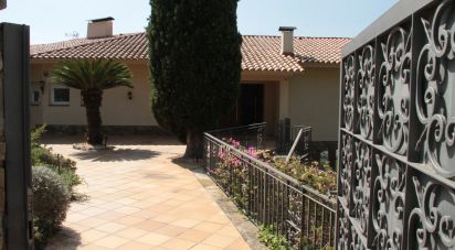 Cottage 6 bedrooms of 444 m² in Cabrils (08348)