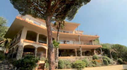 Cottage 6 bedrooms of 444 m² in Cabrils (08348)