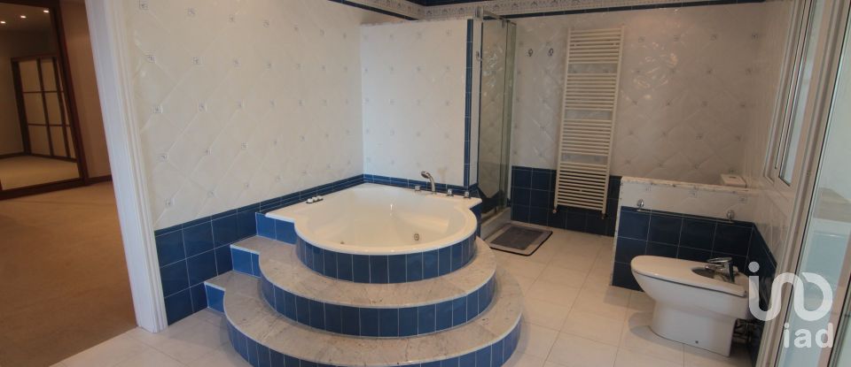 Casa de muntanya 6 habitacions de 444 m² a Cabrils (08348)