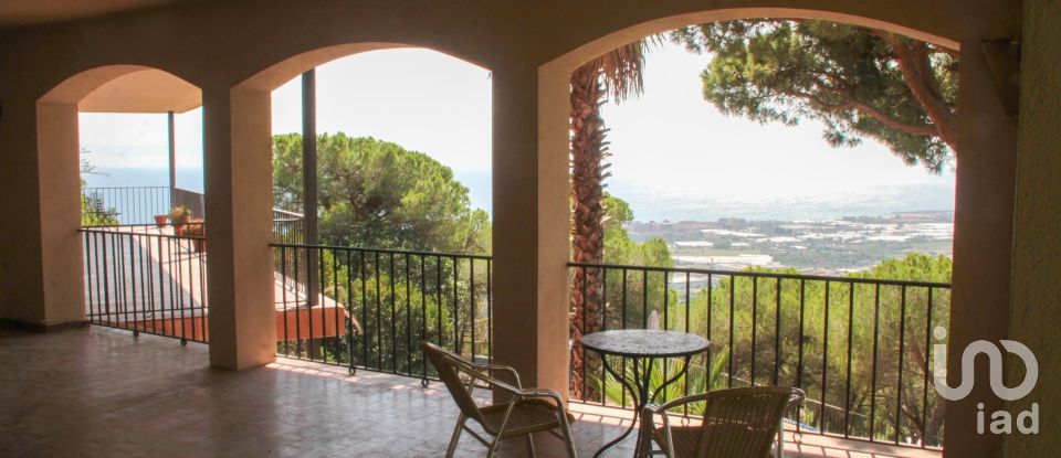 Casa de muntanya 6 habitacions de 444 m² a Cabrils (08348)