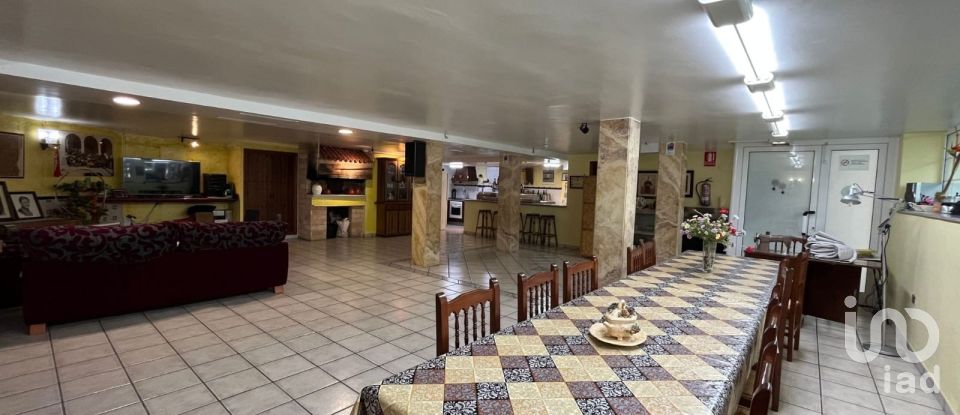 Cottage 4 bedrooms of 500 m² in Sax (03630)