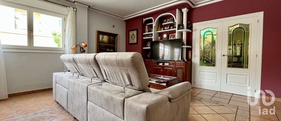 Cottage 4 bedrooms of 500 m² in Sax (03630)