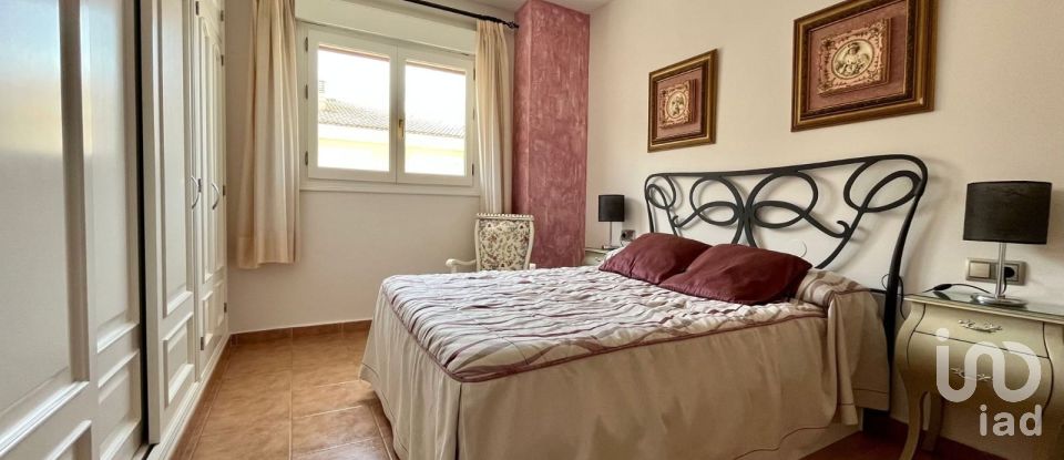 Cottage 4 bedrooms of 500 m² in Sax (03630)