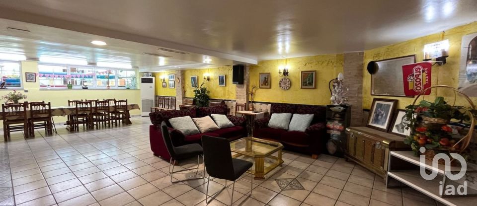 Cottage 4 bedrooms of 500 m² in Sax (03630)