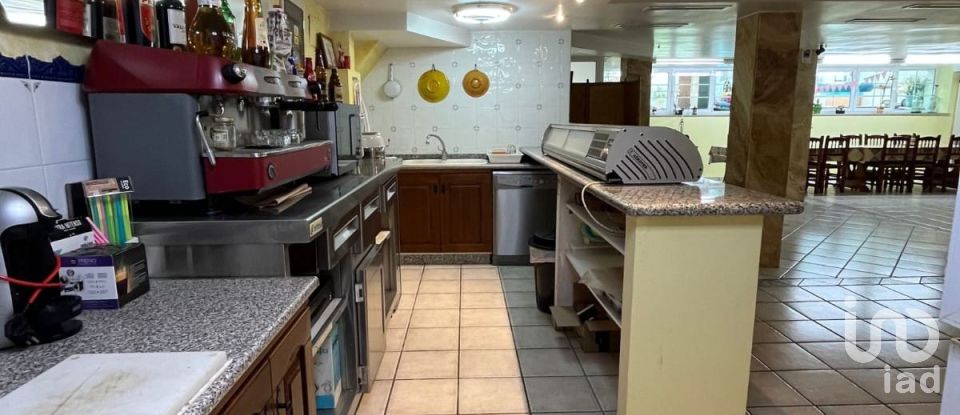 Cottage 4 bedrooms of 500 m² in Sax (03630)