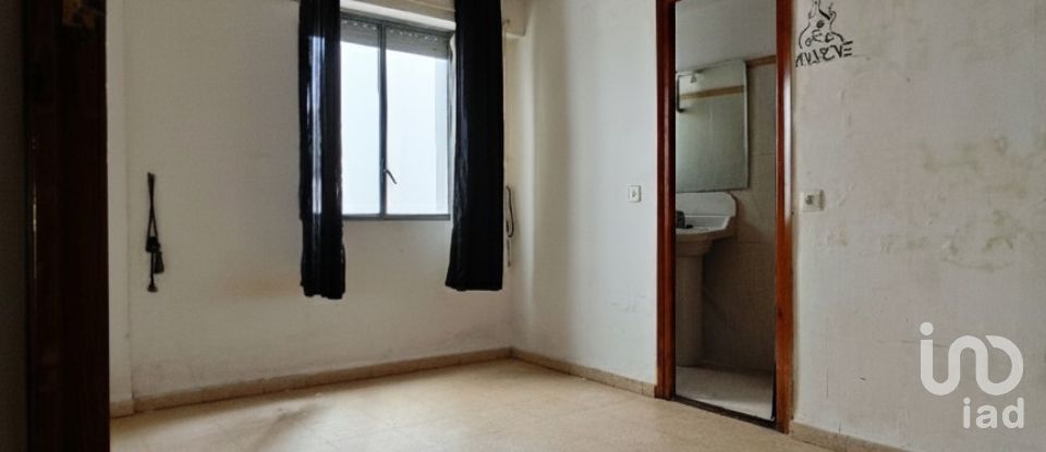 Piso 4 habitaciones de 111 m² en Oliva (46780)