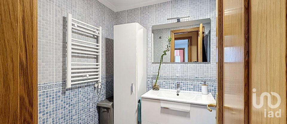 Piso 2 habitaciones de 77 m² en Aios (36990)