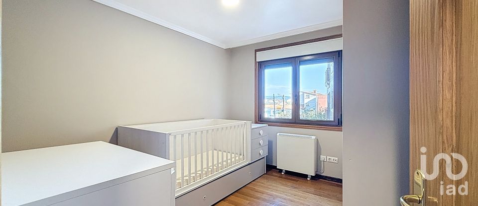 Piso 2 habitaciones de 77 m² en Aios (36990)