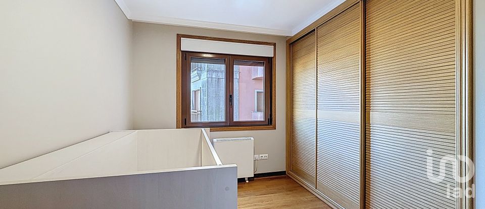 Piso 2 habitaciones de 77 m² en Aios (36990)