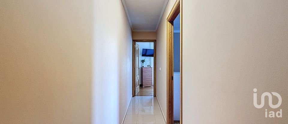 Piso 2 habitaciones de 77 m² en Aios (36990)