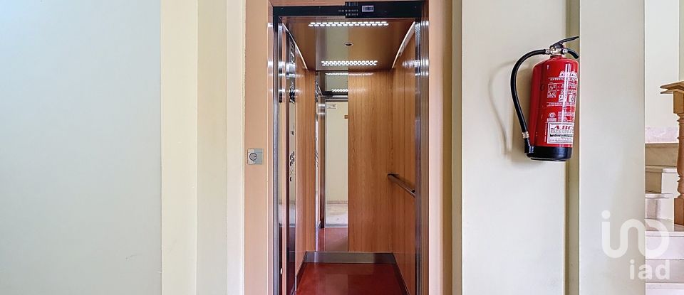 Piso 2 habitaciones de 77 m² en Aios (36990)