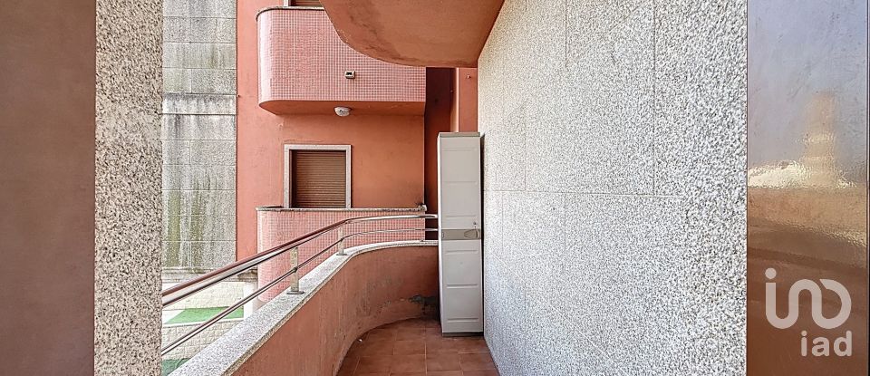 Piso 2 habitaciones de 77 m² en Aios (36990)