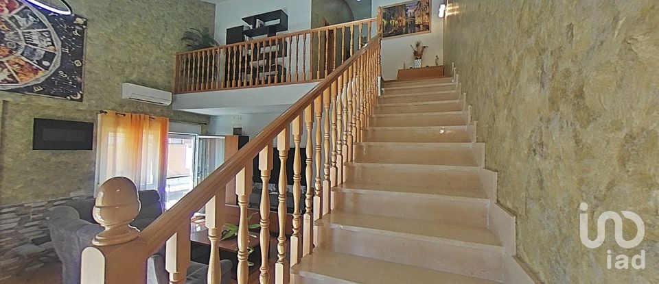 Casa de muntanya 4 habitacions de 222 m² a Ontígola (45340)