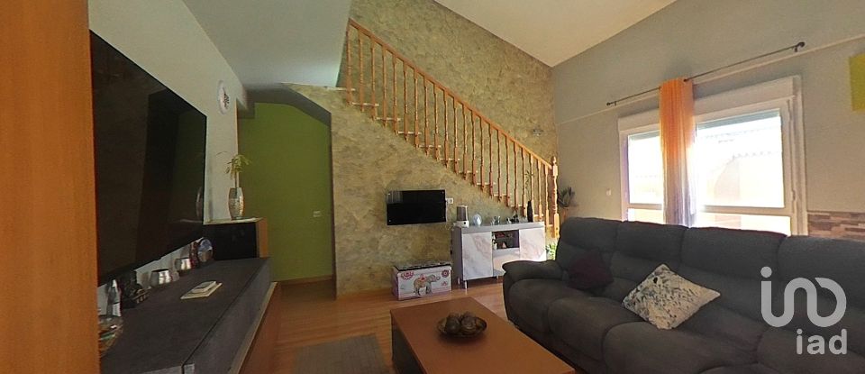 Casa de muntanya 4 habitacions de 222 m² a Ontígola (45340)