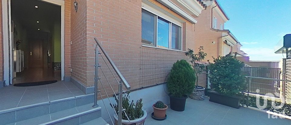 Casa de muntanya 4 habitacions de 222 m² a Ontígola (45340)