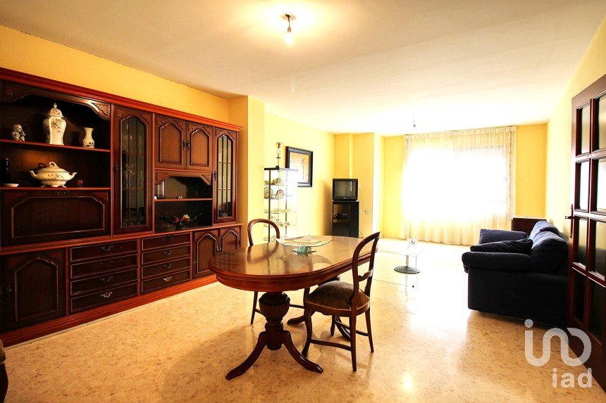 Piso 5 habitaciones de 307 m² en Oliva (46780)