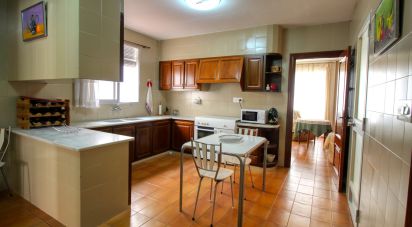 Piso 5 habitaciones de 307 m² en Oliva (46780)