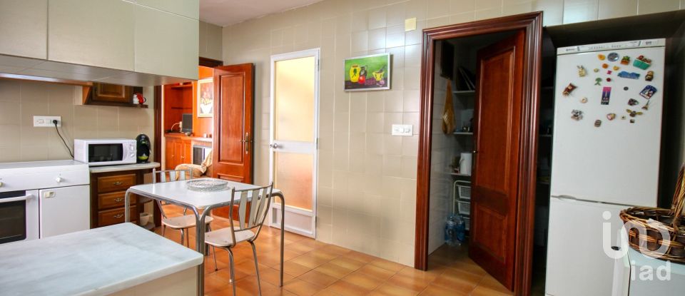 Piso 5 habitaciones de 307 m² en Oliva (46780)