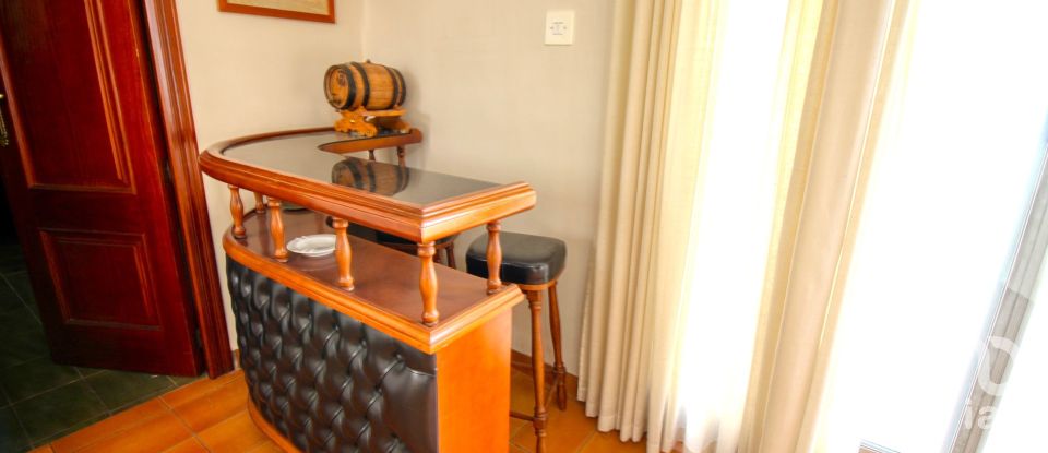 Piso 5 habitaciones de 307 m² en Oliva (46780)