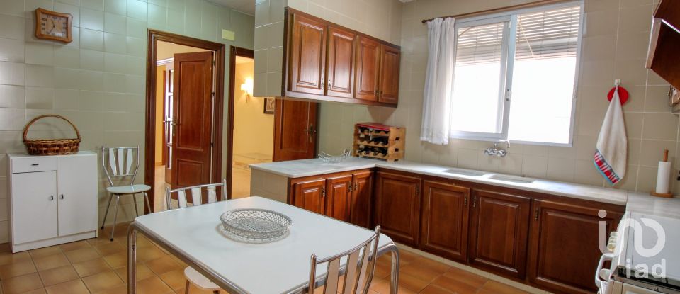 Piso 5 habitaciones de 307 m² en Oliva (46780)